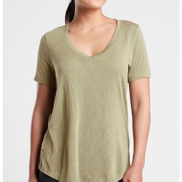 Athleta Breezy Scoop V-Neck Short Sleeve Tee Shadow Olive Size Medium PETITE - Picture 1 of 9